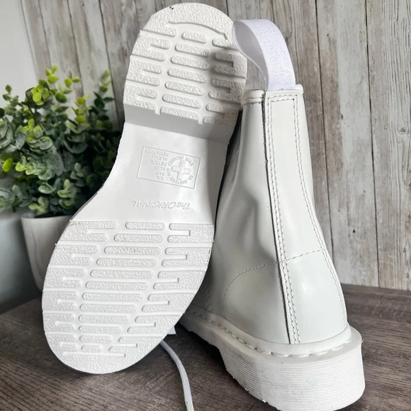 Dr. Martens White Lace Up Combat Boots Size 8 - Picture 4 of 4